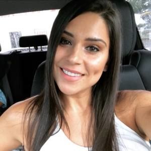 Meet your Posher, Maira